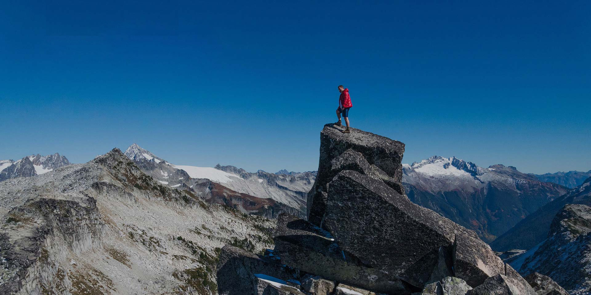 采用先进技术、依靠科学管理、坚持优质服务、确保公正准确